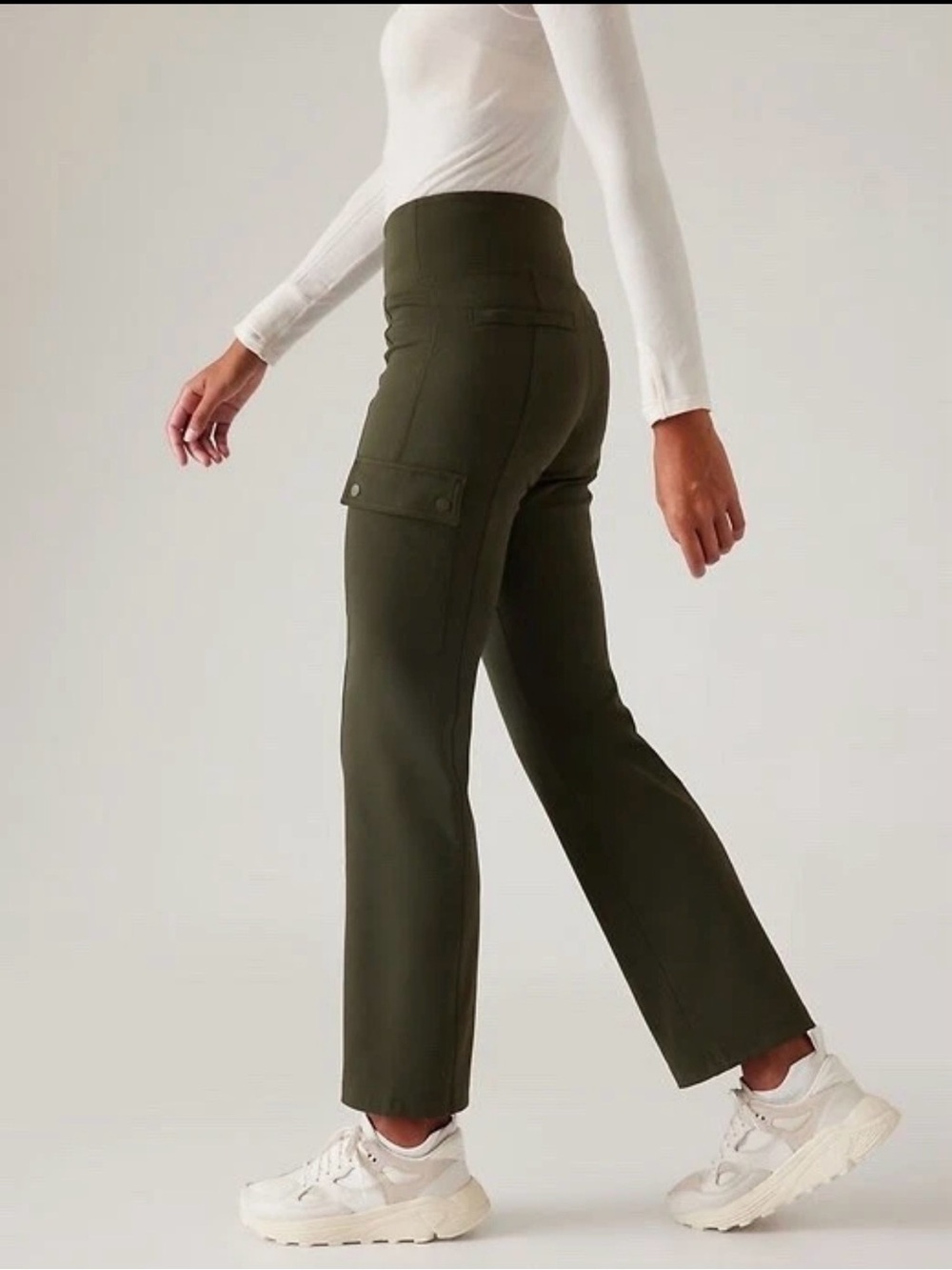 Athleta Womens *Delancey Straight Cargo Pant* Size Medium Olive Green Comfort